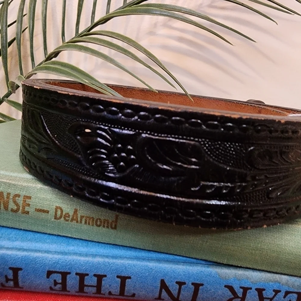 Vintage TexTan Tooled Leather Belt Cowhide Sz.40 (Lg.) Floral Harness